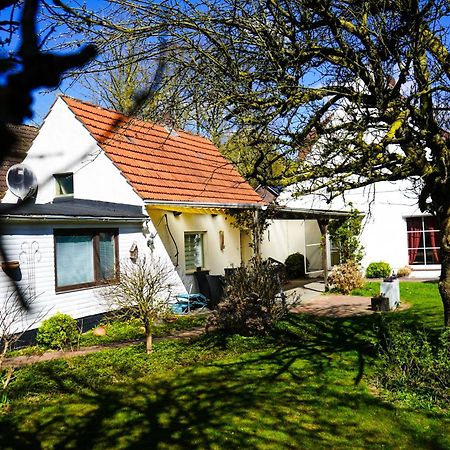 Gemuetliches Haus Mit Grossem Traumhaften Garten BRE المظهر الخارجي الصورة